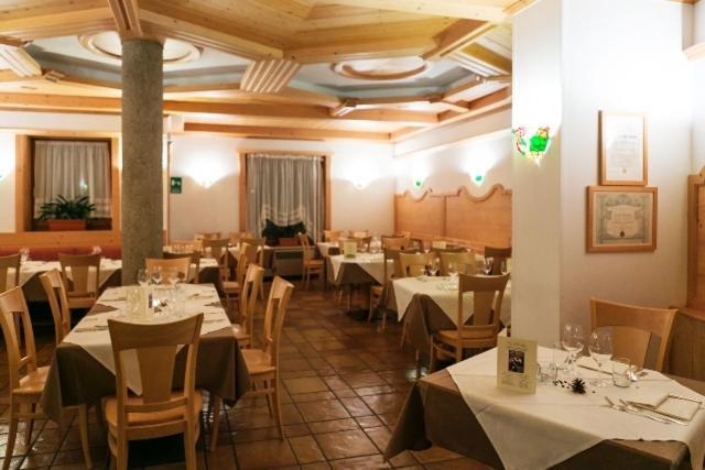 Hotel Valle Verde - Rent Ski & Bike Tarvisio Bagian luar foto